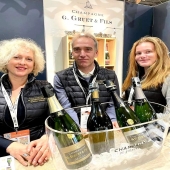 Wine paris 2023 

Après 3 jours de salon Jean-Yves, Magali et Lisa tiennent à remercier toutes les personnes qui sont venues à leur rencontre et qui ont dégusté nos différentes cuvées. 🥂🍾 

De belles rencontres et un salon incroyable et toujours au top ! 

Rendez-vous l'année prochaine 🍾😁 

#wineparis #wineparis2023 #wineexpo #winetasting #winebusiness #winepassion #winebottle #bottle #bouteille #paris #paris2023 #salon #salonparis #stand #champagne #champagnegruet #champagnegruetetfils #gruetetfils #chardonnay #champagneardenne #marne #bethon #vin