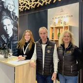 Clap de fin Wine Paris 2024 !

Jean-Yves, Lisa et Magali tiennent à remercier toutes les personnes qui sont passées sur notre stand lors de ces trois jours. 🍾

À l'année prochaine !

#pourtoi #wineparis2024 #wineparis #wineexpo #wineexport #winelovers #wineyard #winery #salon #vin #champagnelife #champagne #paris #parisexpo #parisversailles #parisexpoportedeversailles #marne #champagneardenne #bethon